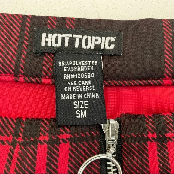 Hot Topic size SM zipper front red and black plaid skirt - Picture 3 of 3